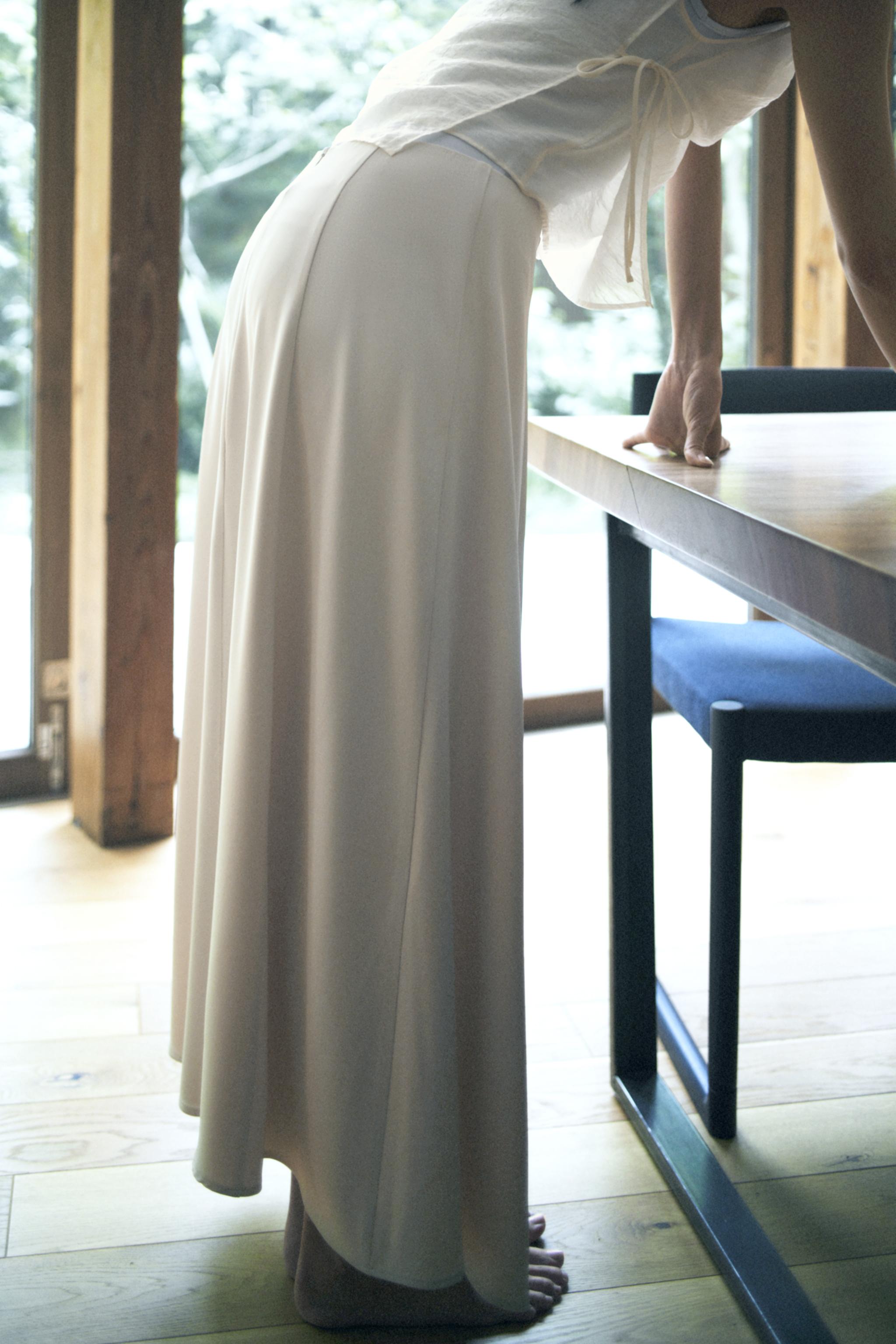 【ZARA】クレープミディスカート エクリュ | 3897/070/712 ZARA】クレープミディスカート エクリュ | 3897/070/712 (ZARA