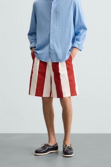 BERMUDA RAYAS PLIEGUES - Blanco / Rojo de Zara