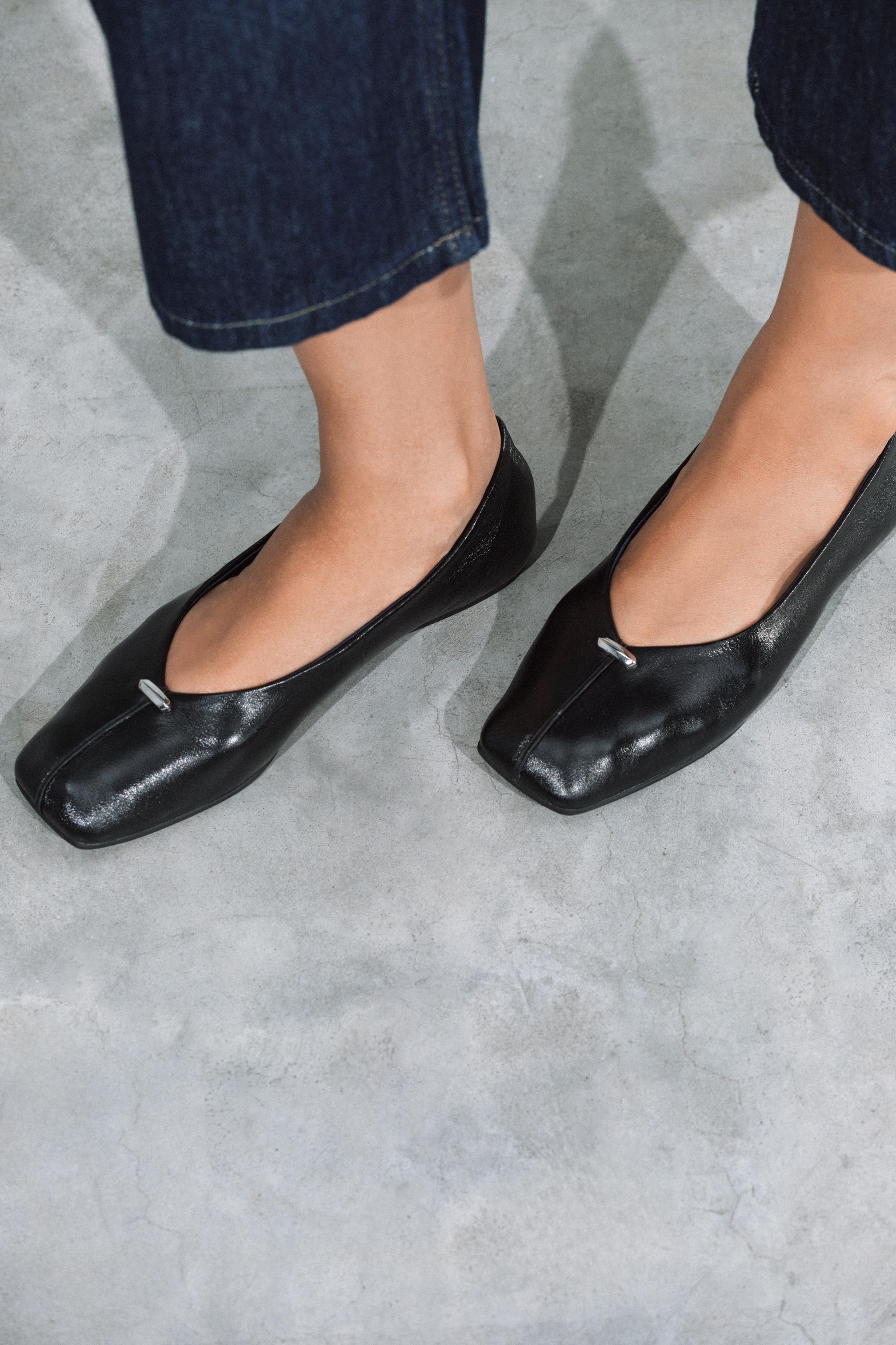 LEATHER BALLERINA SHOES WITH METAL DETAIL