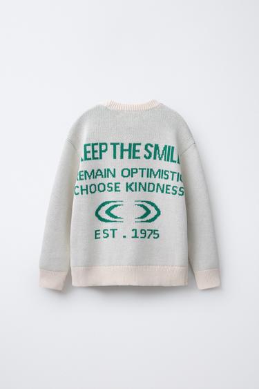PULL EN MAILLE AVEC INSCRIPTION BRODÉE - Écru / Vert de Zara - Image 1