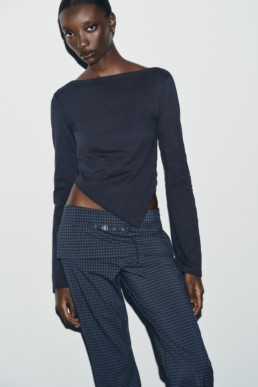 ASYMMETRIC BOAT NECK T-SHIRT