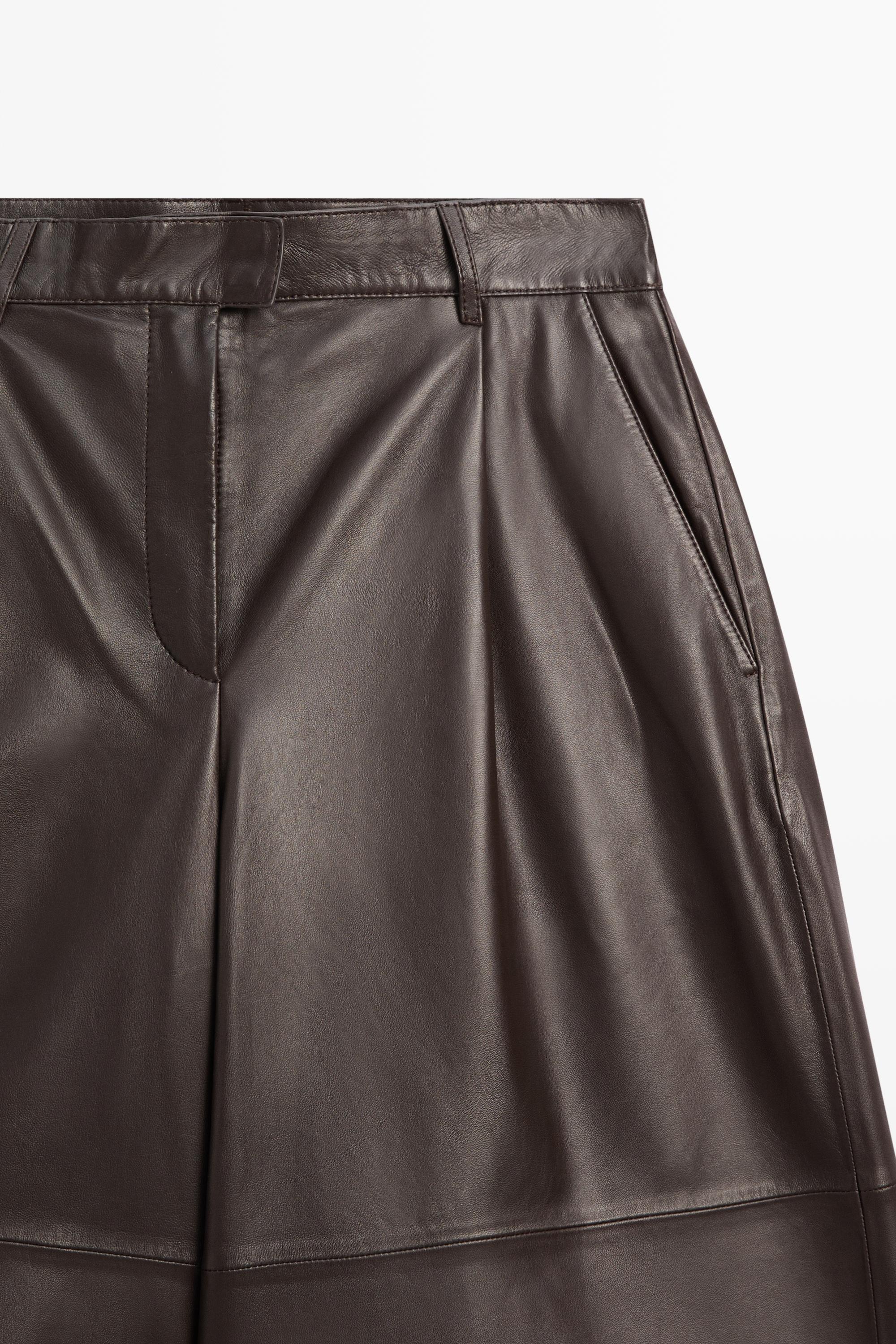 Long nappa leather Bermuda shorts — Brown