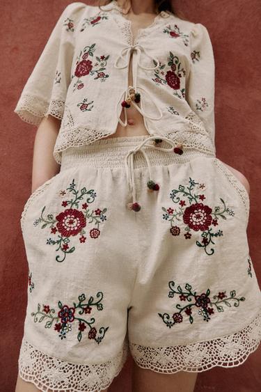 SHORT À FLEURS BRODÉES - Écru de Zara - Image 1