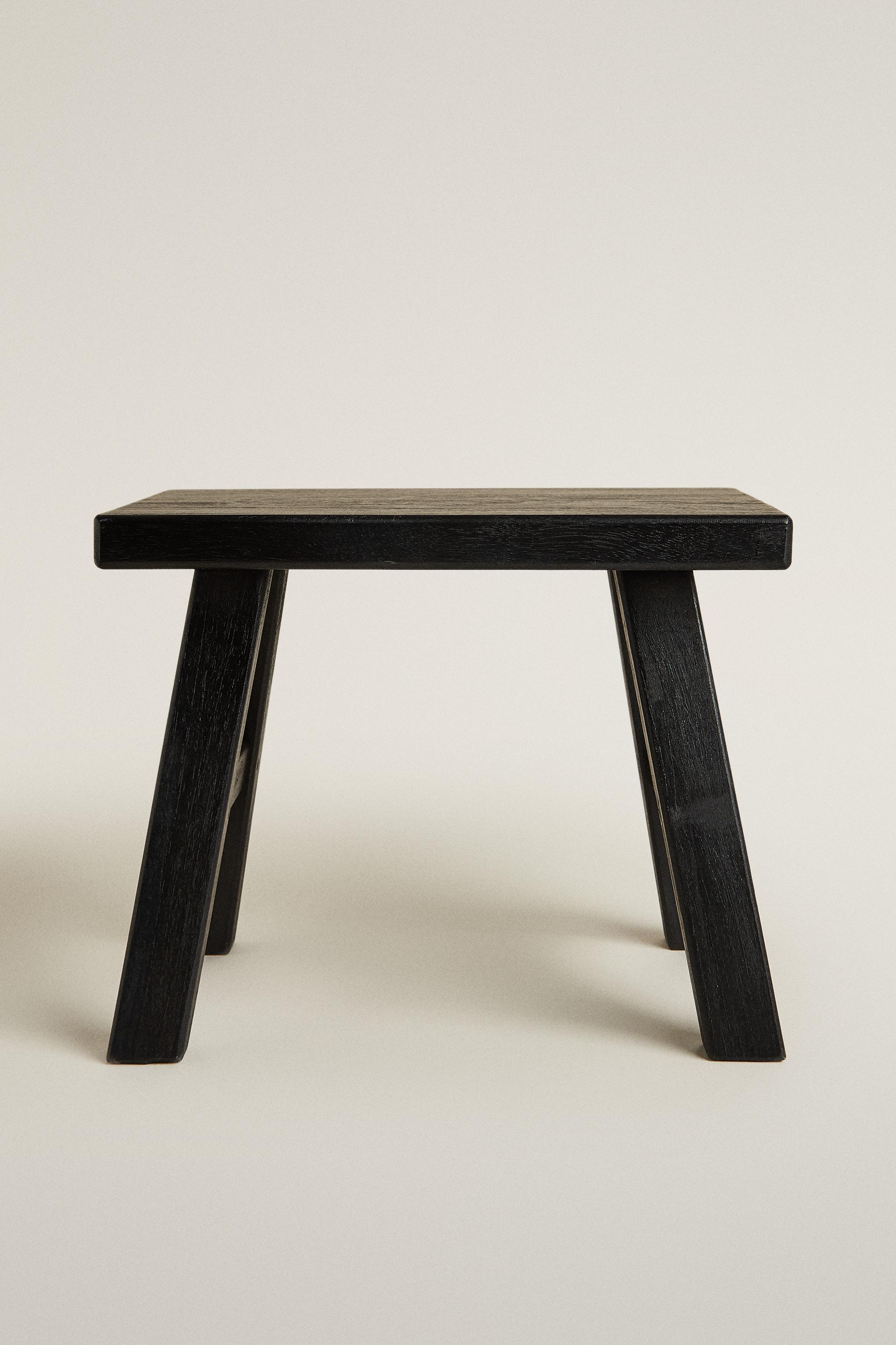 SMALL WOOD STOOL