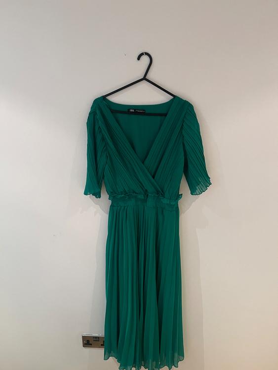 pleated dress zara green MIDI SECOND HAND Green maxi dress