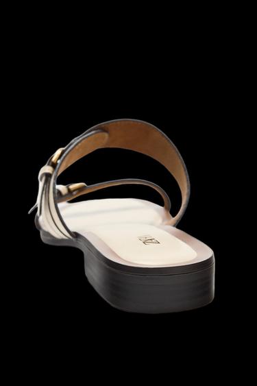 SANDALES DÉTAIL BOUCLES - Blanc écru de Zara