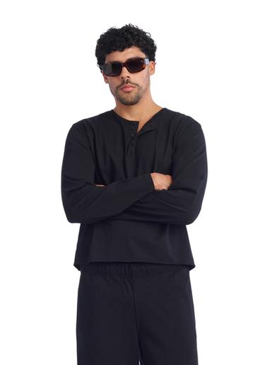 REGULAR FIT HENLEY T-SHIRT - Black by Zara