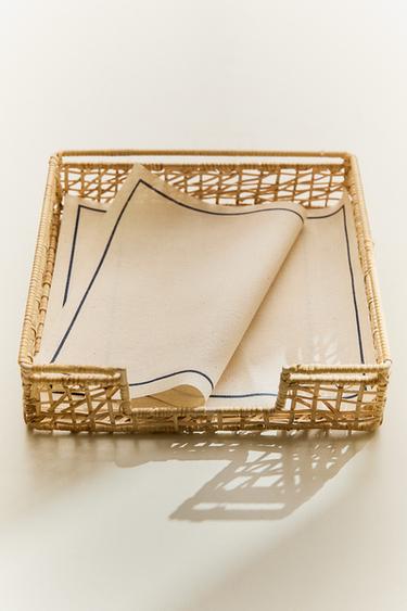 RATTAN NAPKIN RING - بيج فاتح الخاص بـ Zara