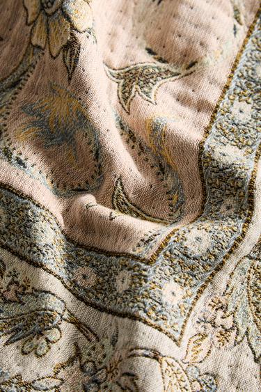 DECORATIVE FLORAL THROW - Pink by Zara - Image 3