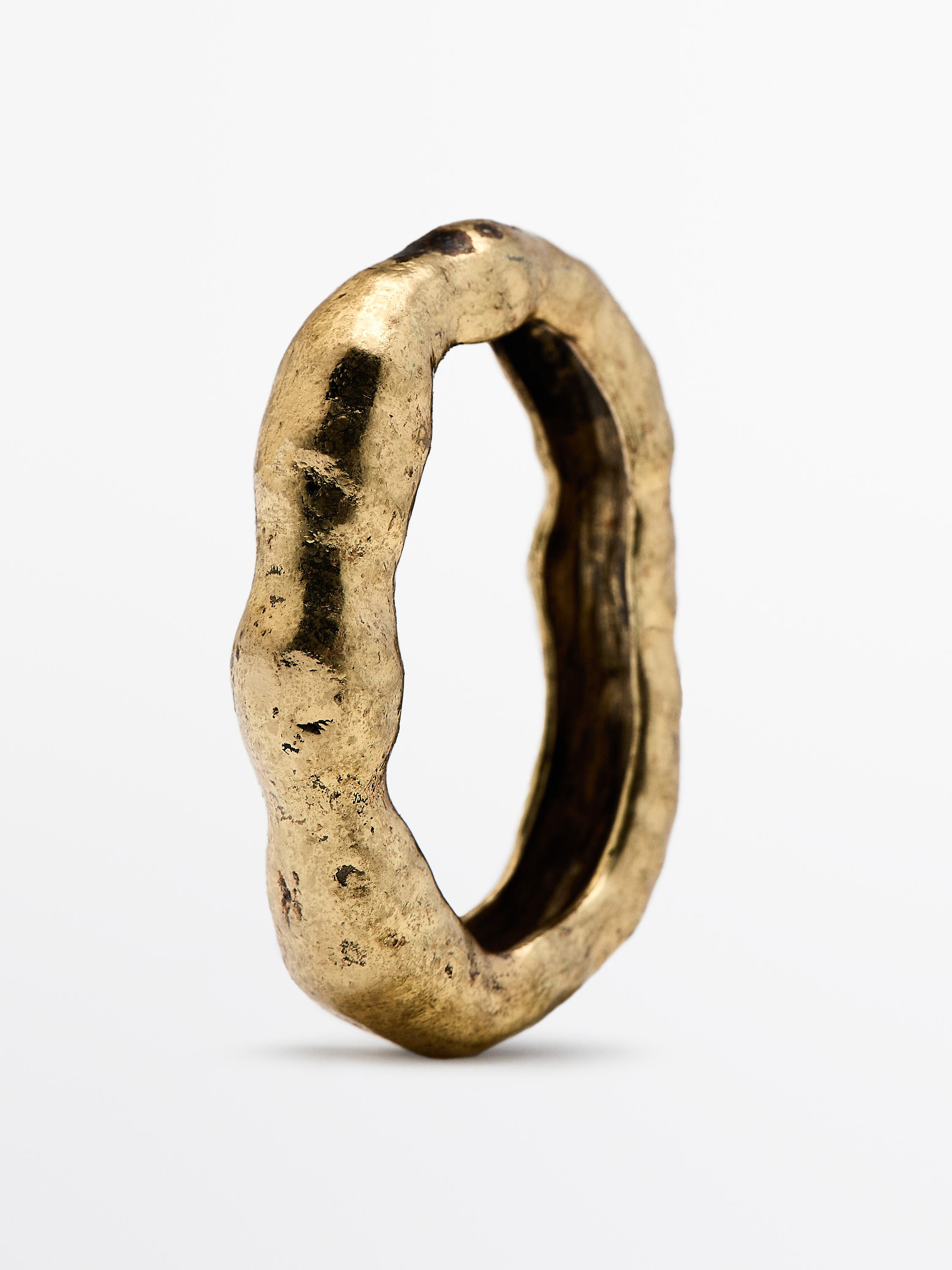 Metal loop ring