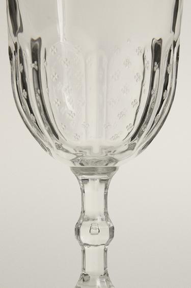 VERRE À VIN RELIEF FLEURI - Transparent de Zara - Image 2