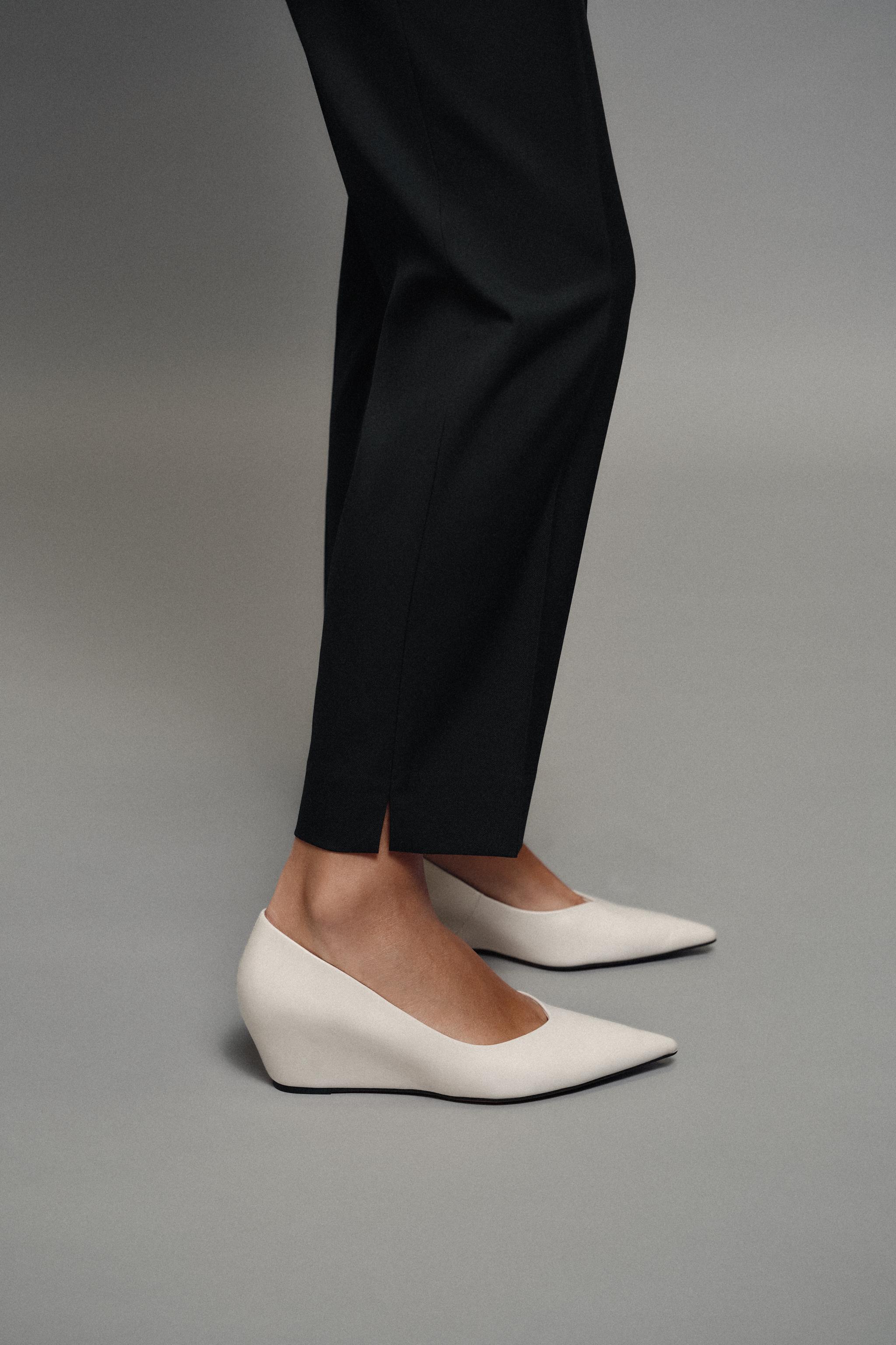 LOW-RISE ANKLE-LENGTH PANTS