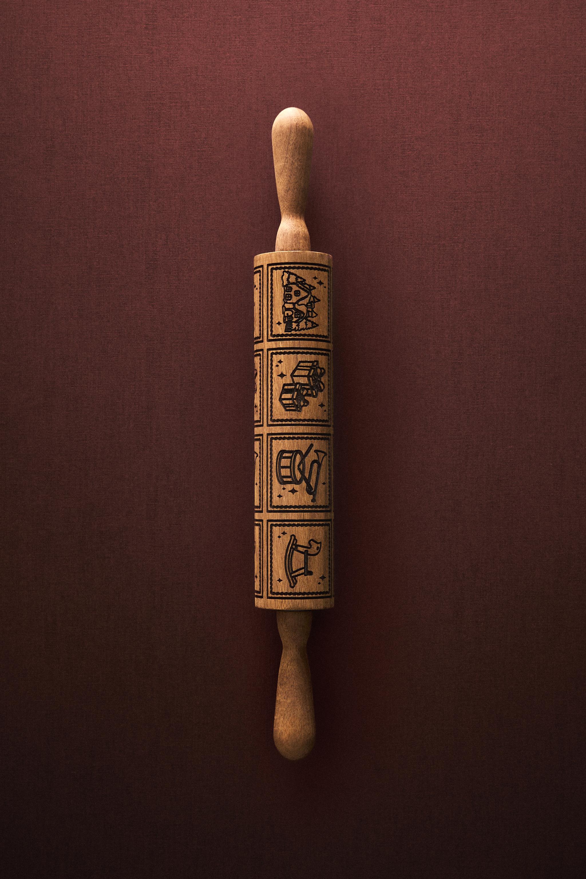 ROULEAU EN BOIS D'ACACIA MOTIFS NOËL