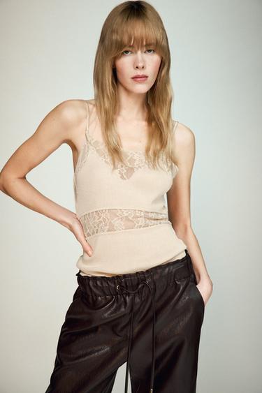 TOP SEAMLESS ENCAJE - rosa claro de Zara