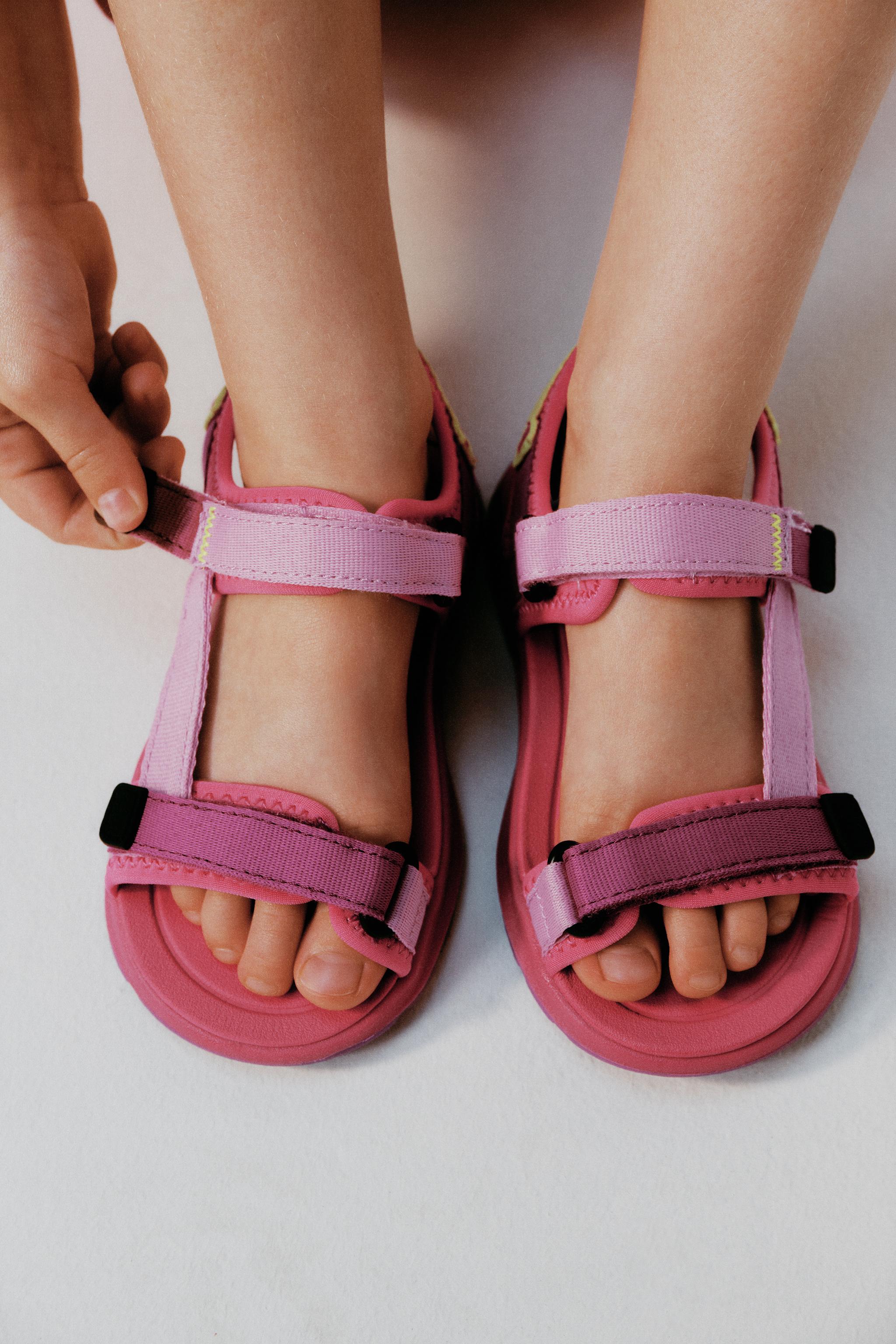 MULTICOLOR TECHNICAL SANDALS — Fuchsia