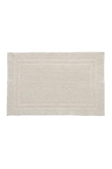 ALFOMBRA BAÑO ESTRUCTURA CUADRITOS - Beige claro de Zara
