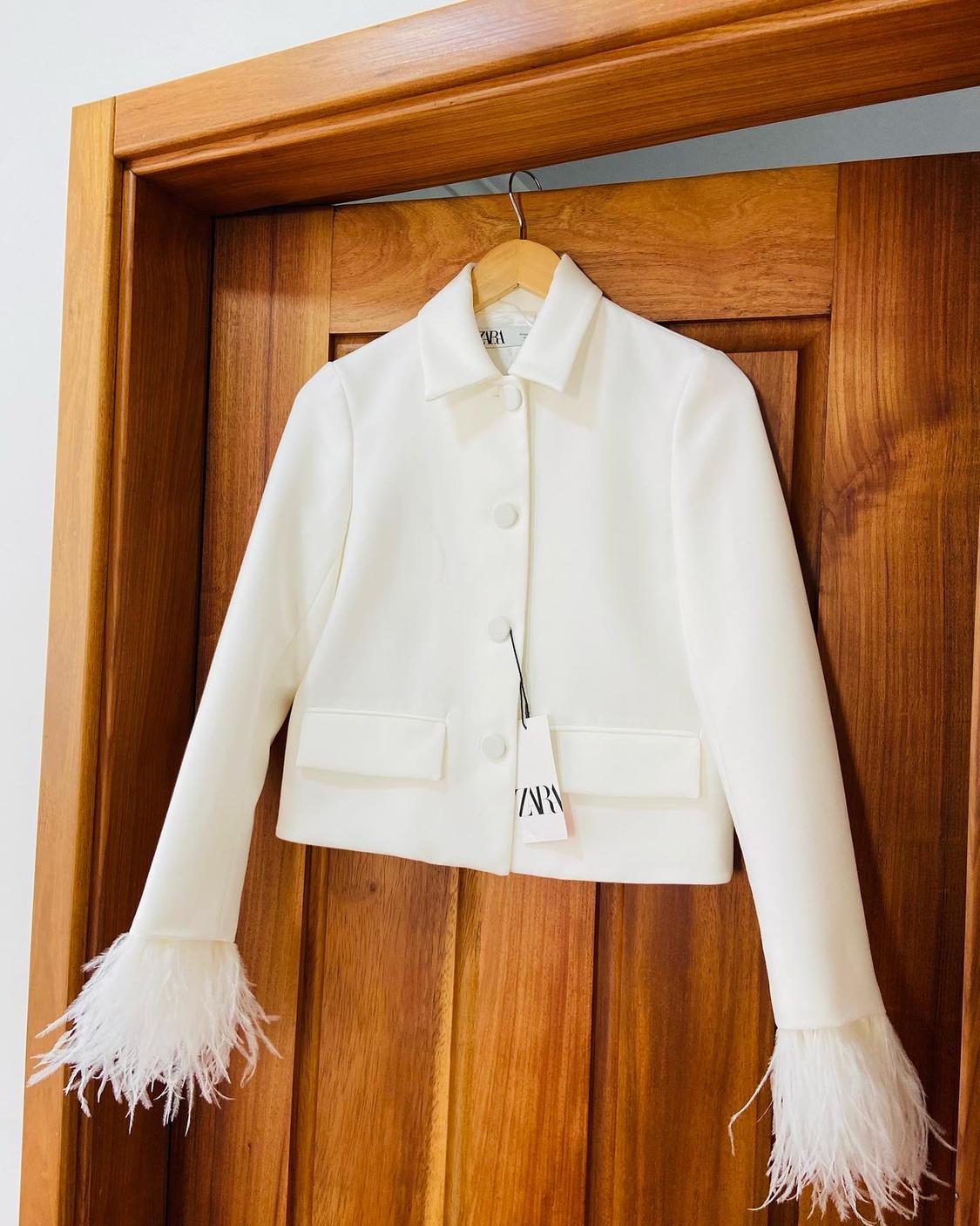 BLAZER COM PLUMAS - Image 2