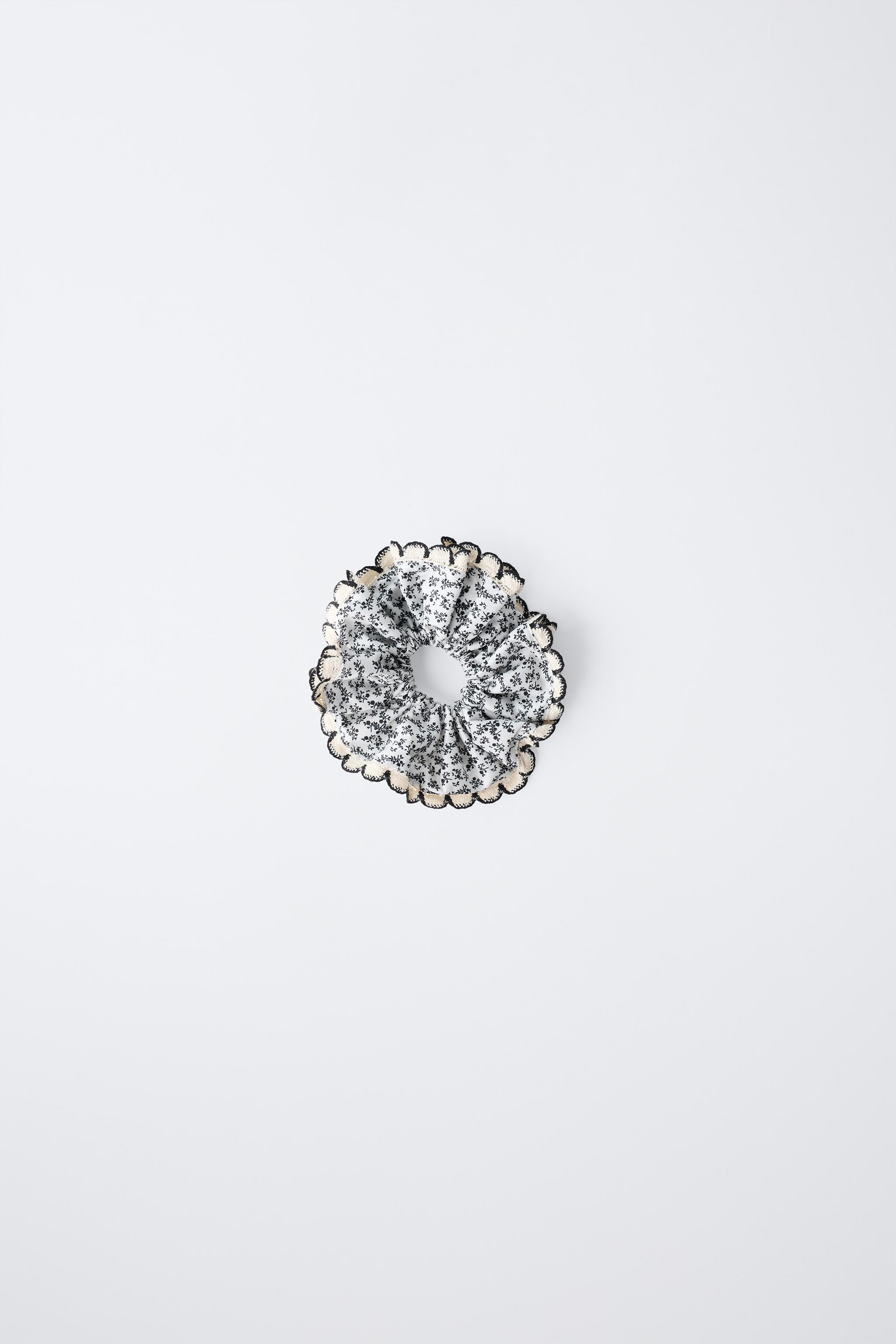 クロシェ編みマキシフラワーシュシュ - エクリュ/ブラック