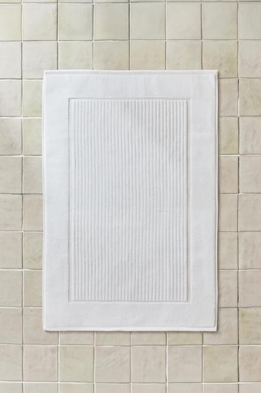 Zara RIBBED TEXTURE BATH MAT - White