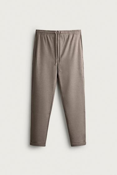 بنطلون بخصر رياضي سهل العناية - محمر فيجوريه by Zara