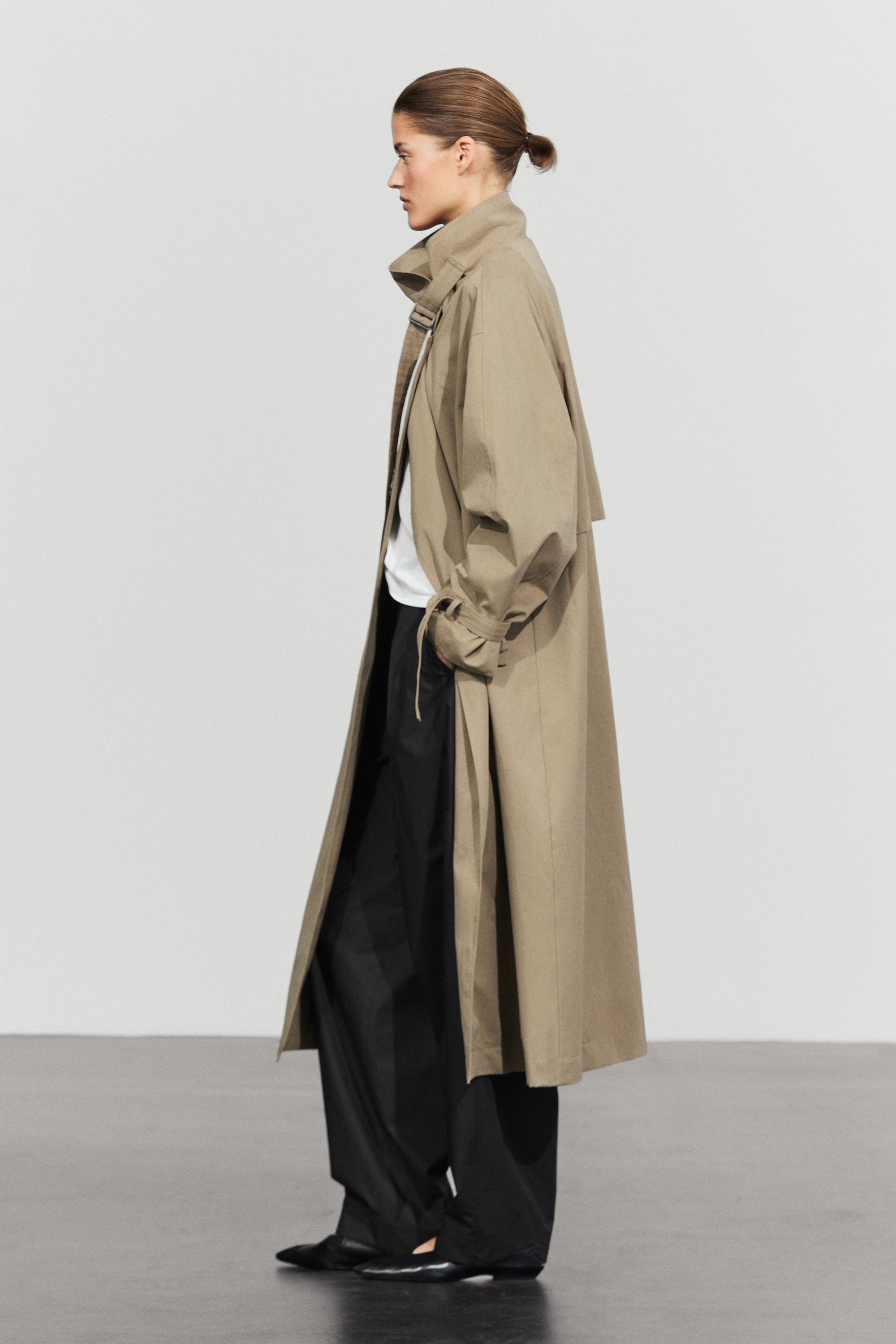 Long buckle-detail trench coat