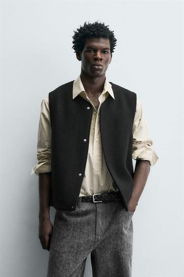 CHALECO TEXTURA BOUCLE CON LANA - Negro de Zara