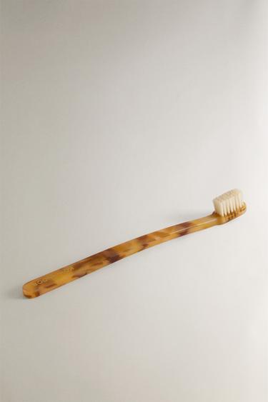 BROSSE À DENTS KOH I NOOR - Beige de Zara - Image 1