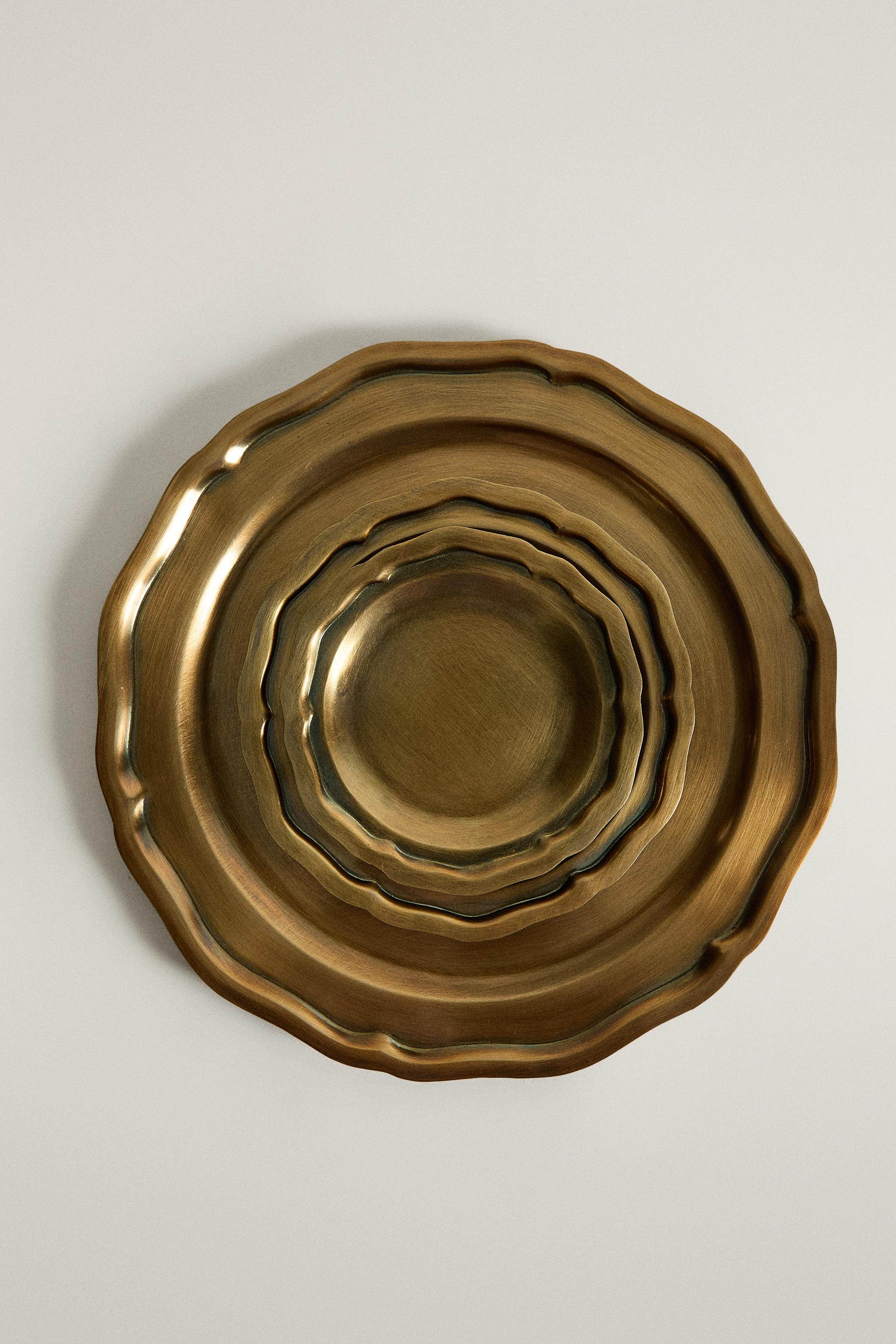 CHRISTMAS WAVY EDGE CANDLE TRAY