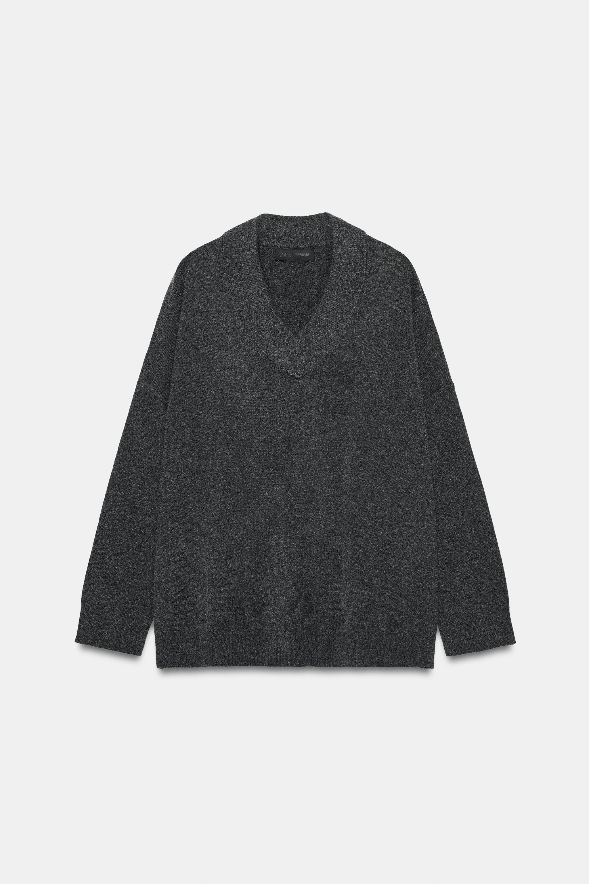 OVERSIZED KNIT SWEATER
