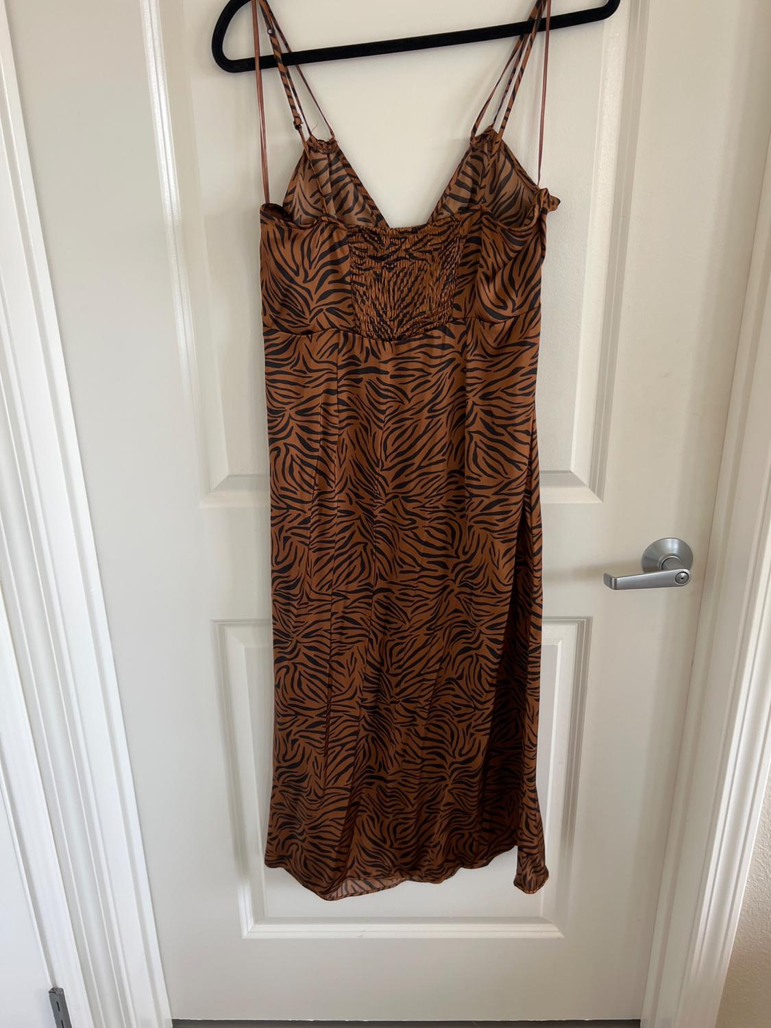 VESTIDO ESTAMPADO ANIMAL - Image 2