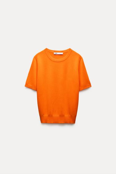 TOP BASIQUE MANCHES COURTES EN MAILLE LISSE - Orange de Zara