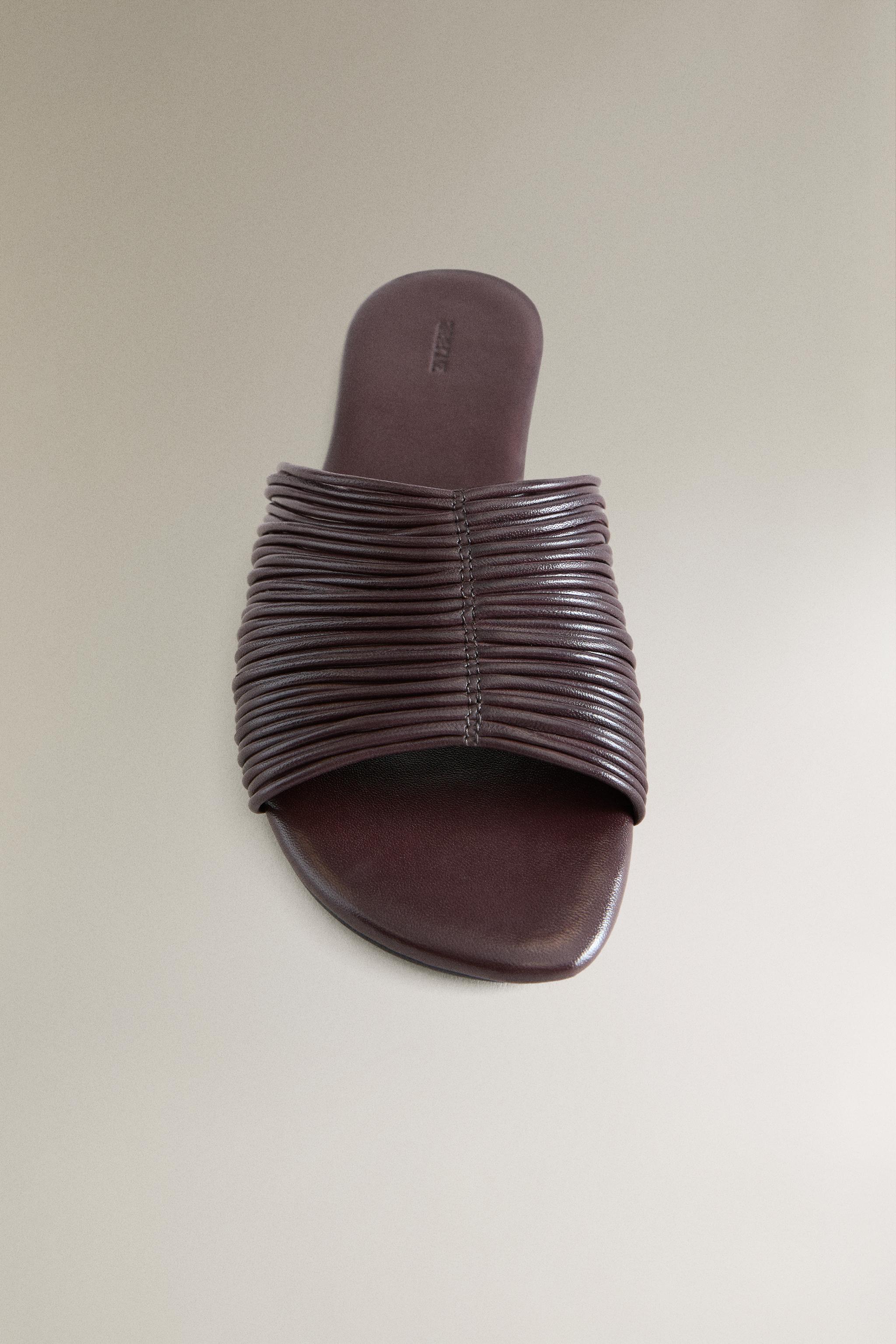 LEATHER STRAPPY SANDALS