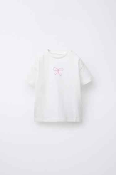 CAMISETA BORDADO Y TEXTO - Blanco de Zara