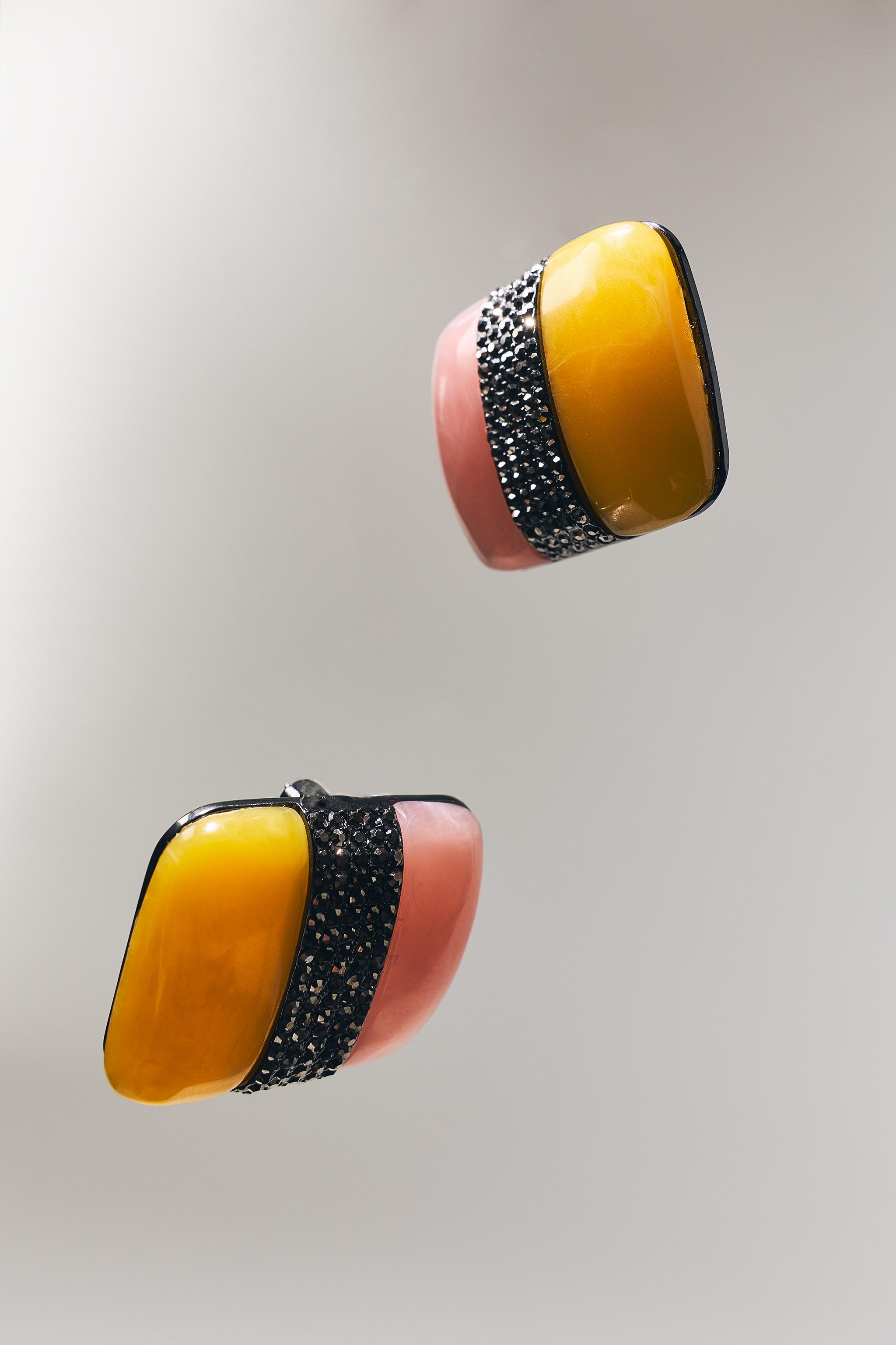 COLORED RHINESTONE EARRINGS — Multicolored