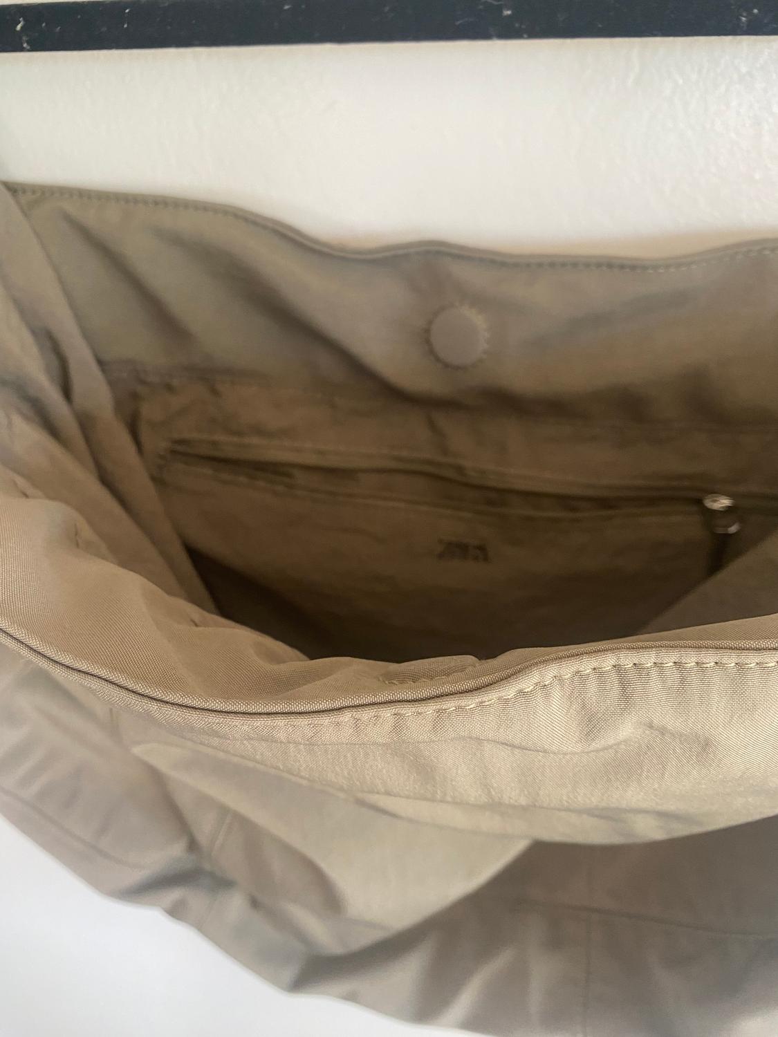 NYLON BUCKET BAG - Image 2