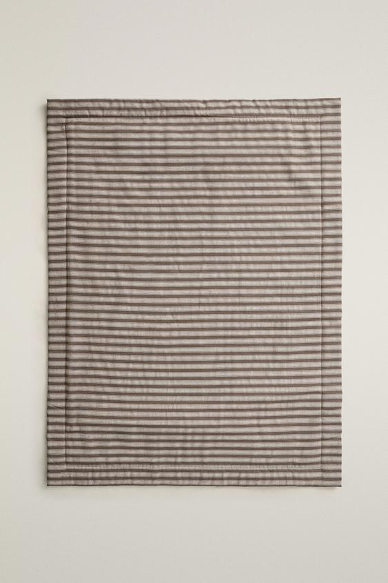 STRIPED AND SHEARLING PET BLANKET - بني الخاص بـ Zara - صورة 0