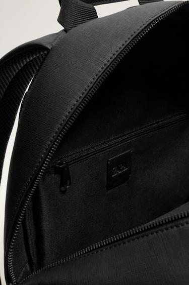 MOCHILA TEXTURA - Negro de Zara