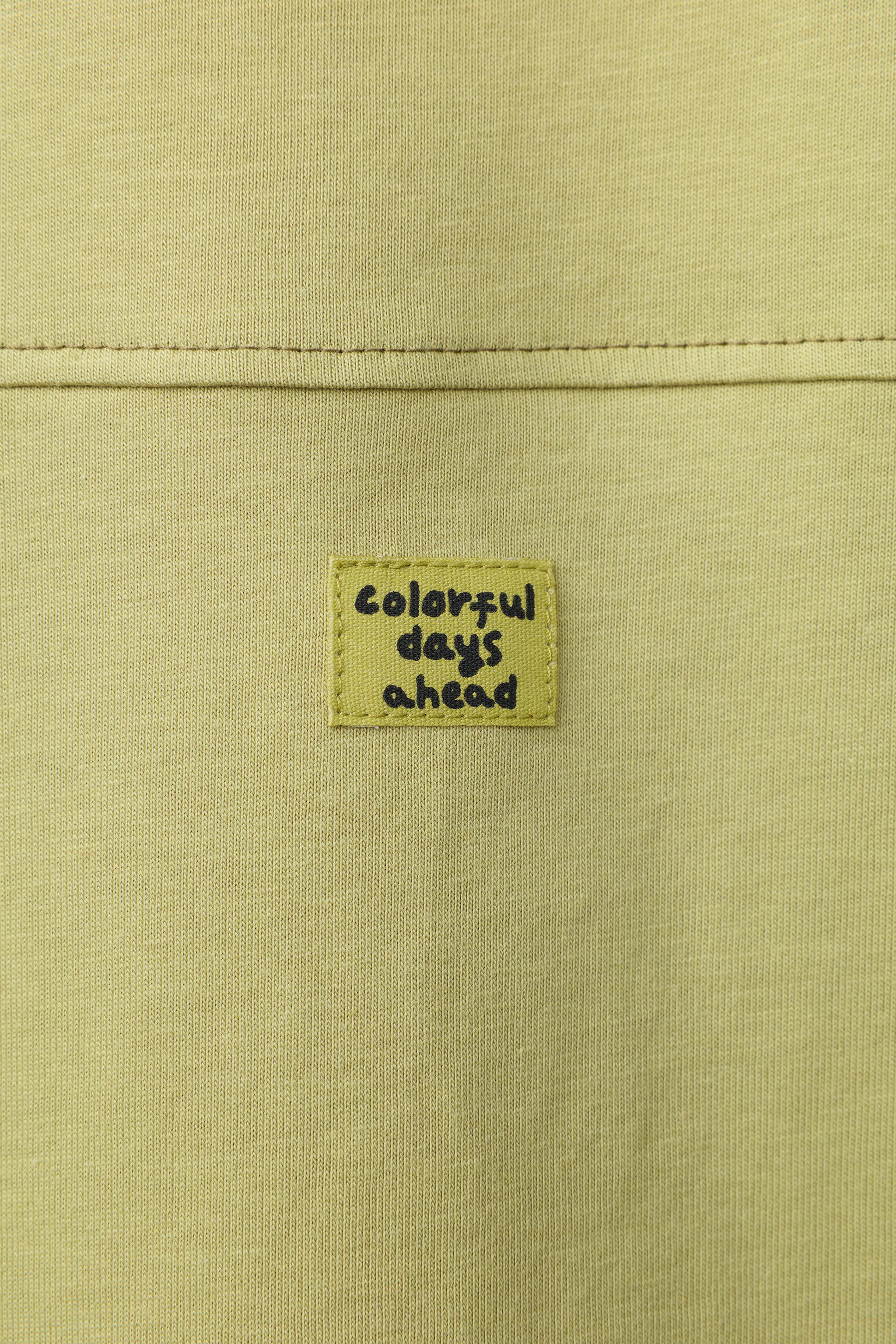 CONTRASTING SLEEVE PRINTED T-SHIRT