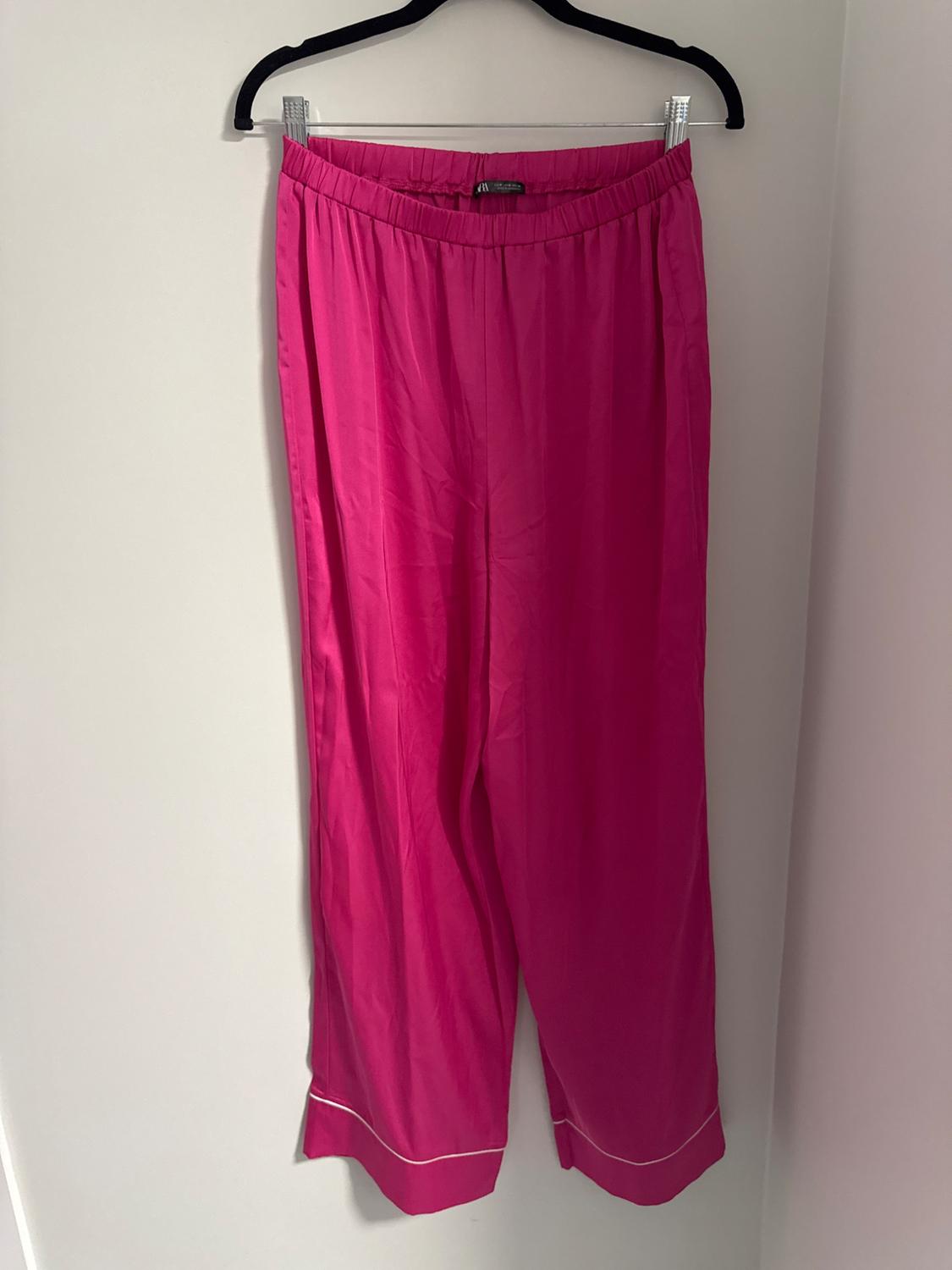 PANTALÓN SATINADO BARBIE™ THE MOVIE ©WARNER BROS - Image 3