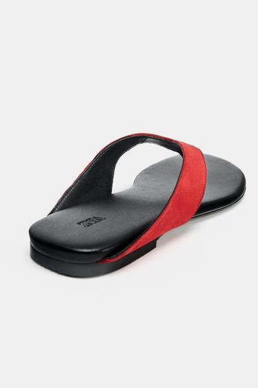 SANDALES PLATES EN CUIR - Rouge de Zara - Image 4