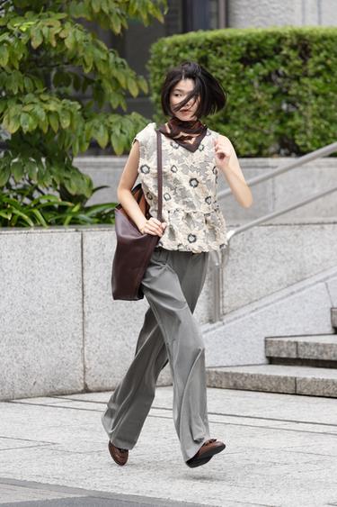 BELTED STRAIGHT-LEG TROUSERS - Grey / Tan by Zara