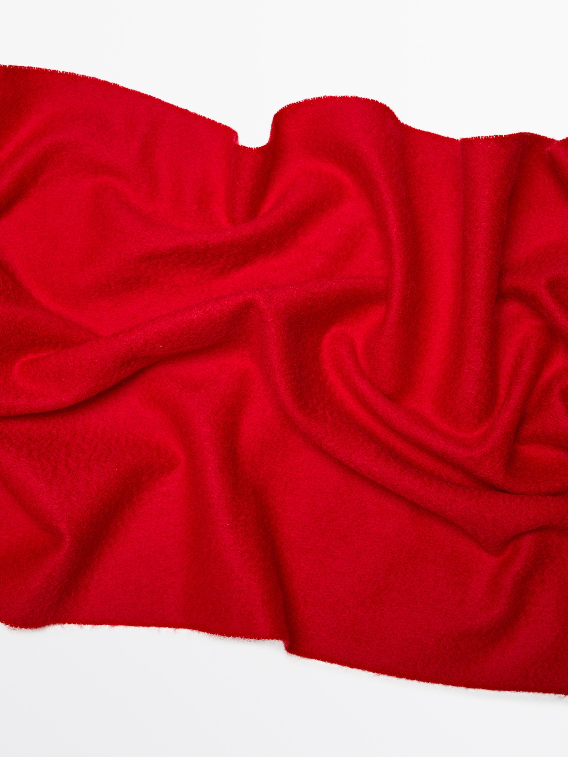 100% cashmere fringed scarf