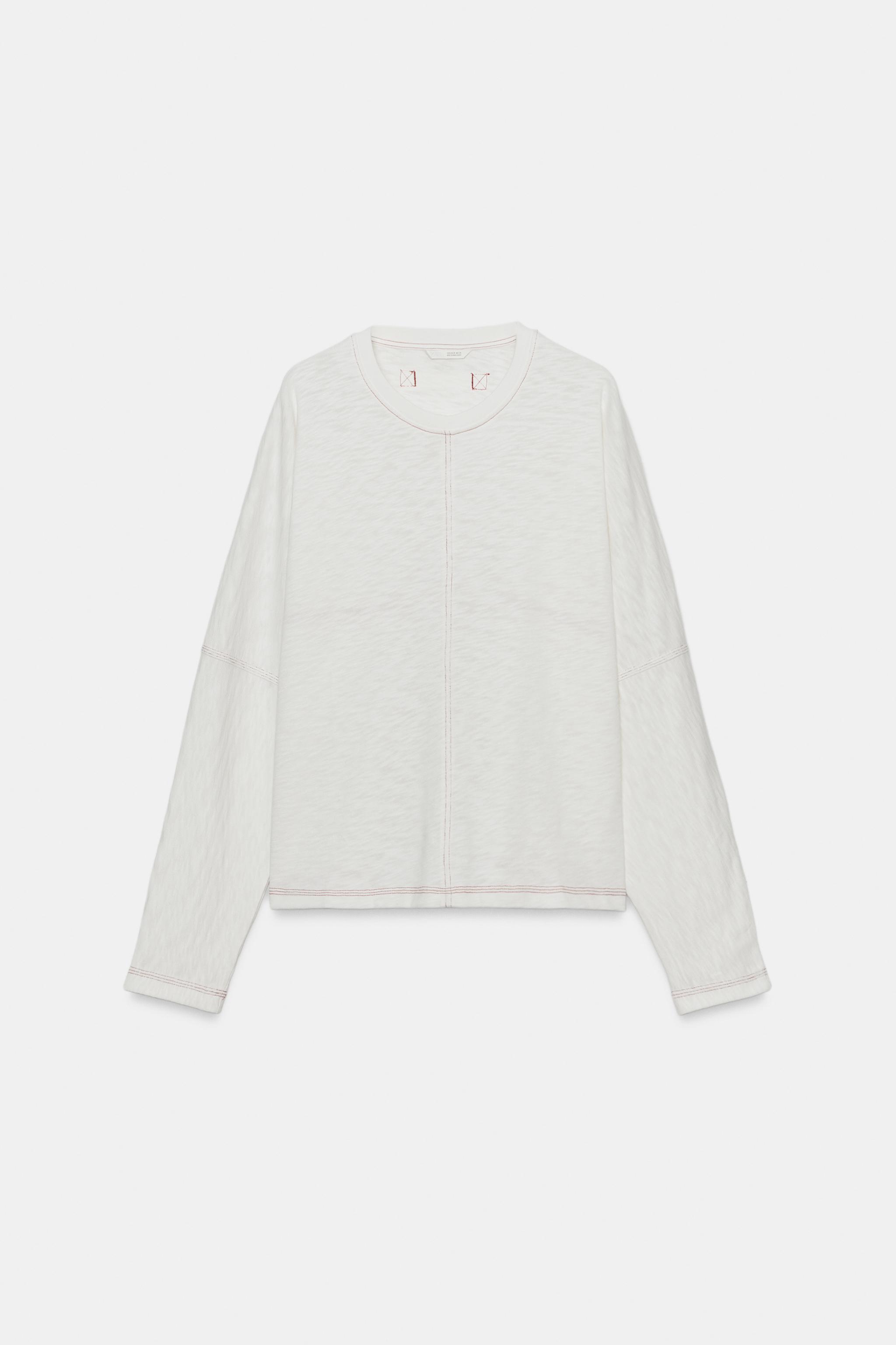 CONTRAST-STITCH T-SHIRT