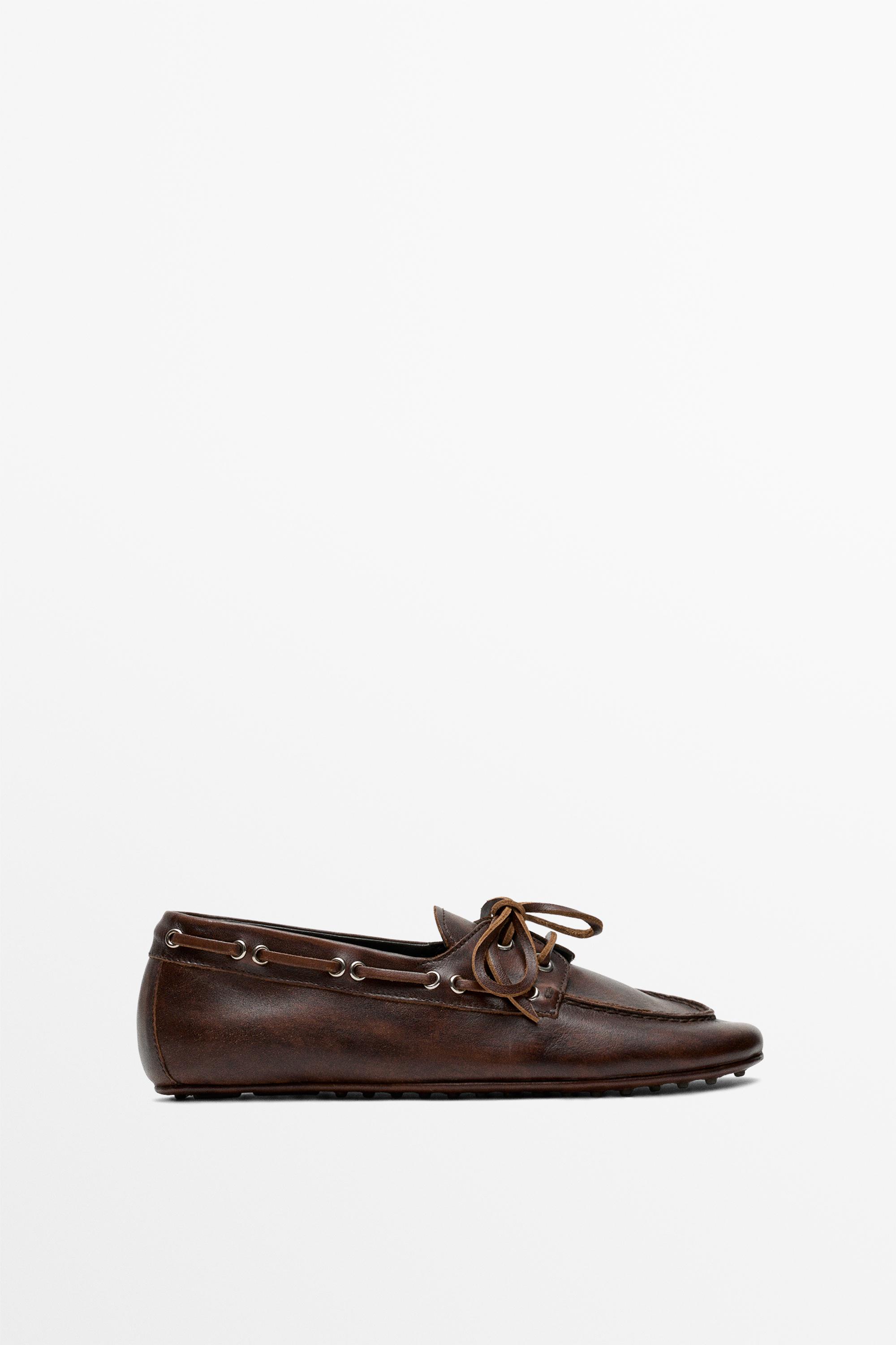 Leather lace-up boat shoe — Brown