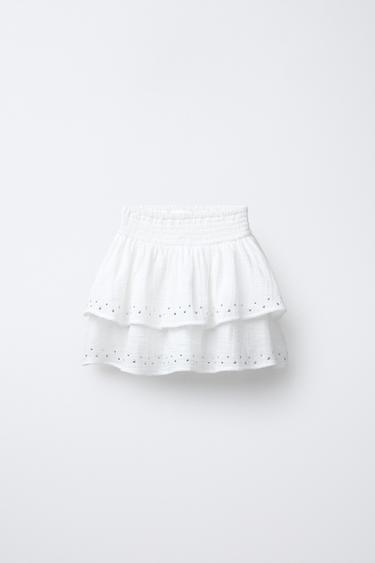 SAIA-CALÇÃO BERMUDA COM FOLHOS E TACHAS - Branco-marfim da Zara