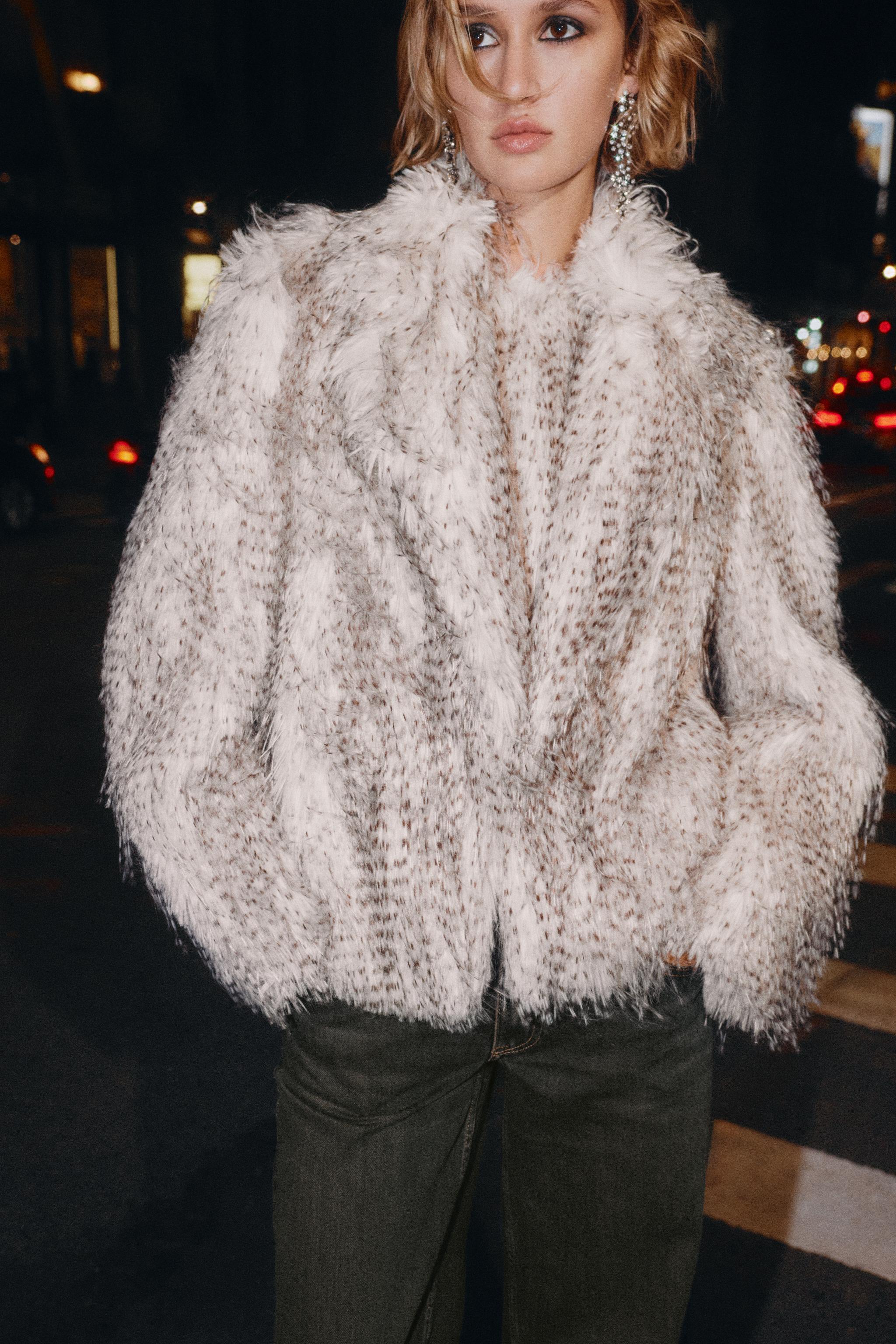 SHORT FAUX FUR COAT