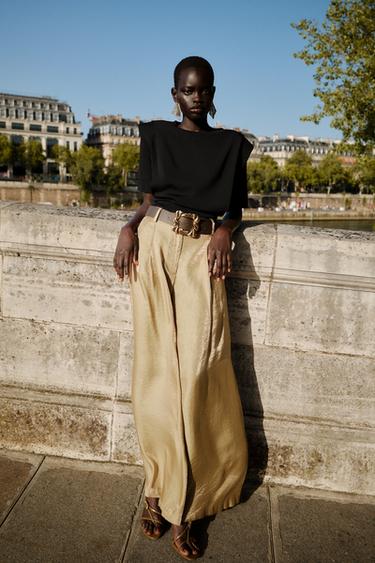 TOP PUNTO HOMBRERAS - Negro de Zara