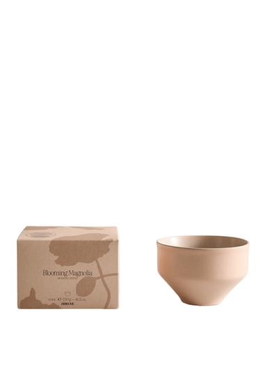 Zara (230 G) BLOOMING MAGNOLIA SCENTED CANDLE - Black / Ecru