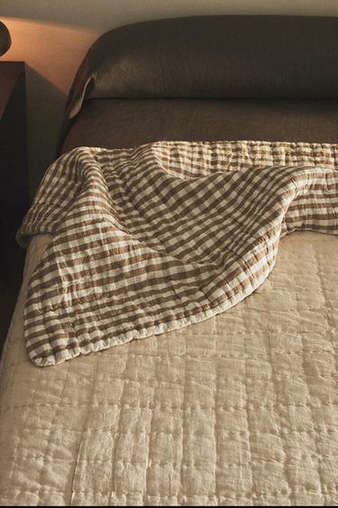 COTTON AND LINEN GINGHAM QUILT - Light beige by Zara