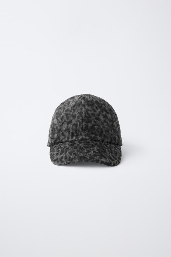 Cap in Felloptik mit Animal-Print - Anthrazit von Zara - Bild 0